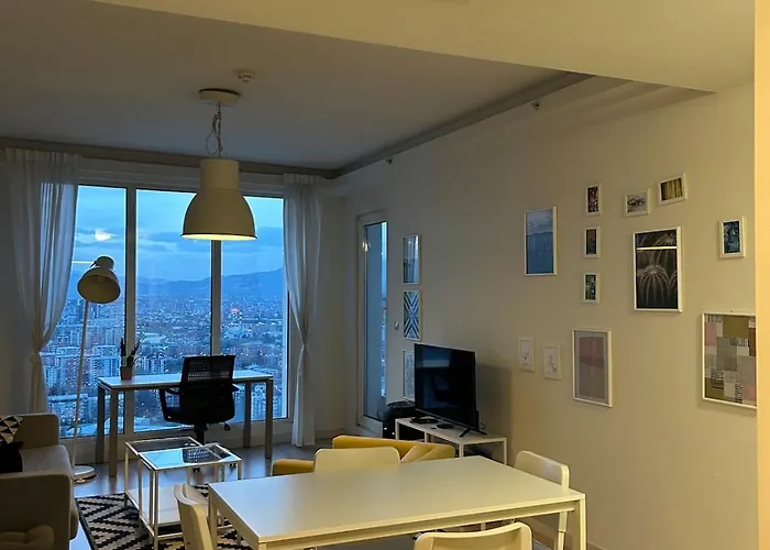 35th Floor Gem With A Sky-high View Over